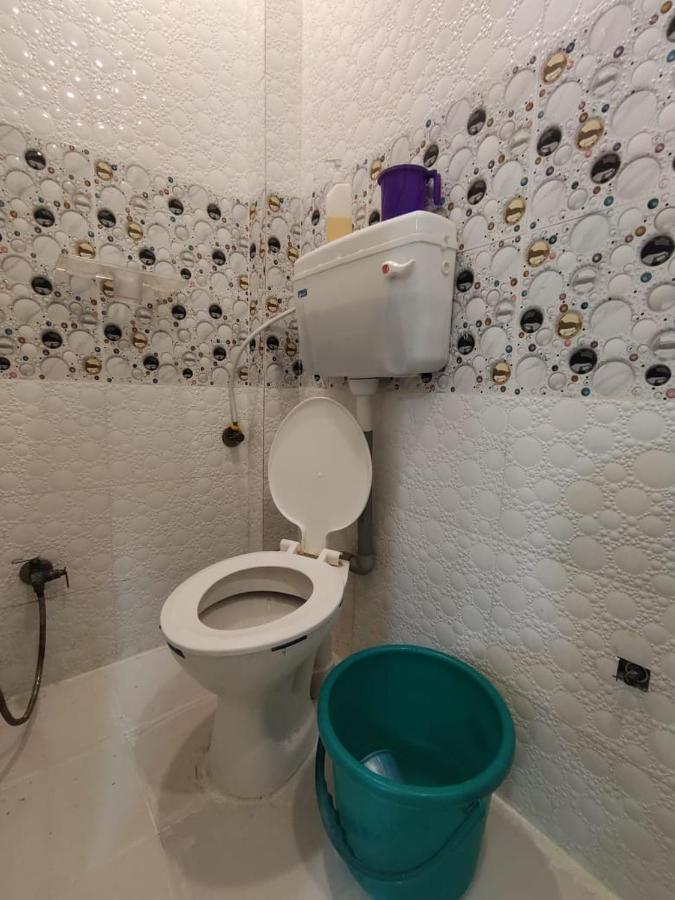 Hotel Chhavi Uddzsaín Kültér fotó